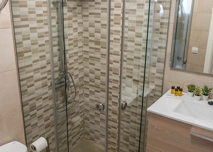 Seaside View Apartment *