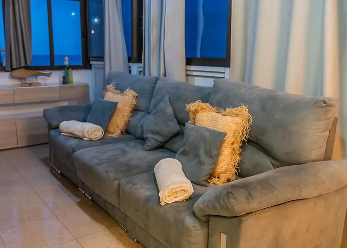 Seaside View Apartment *